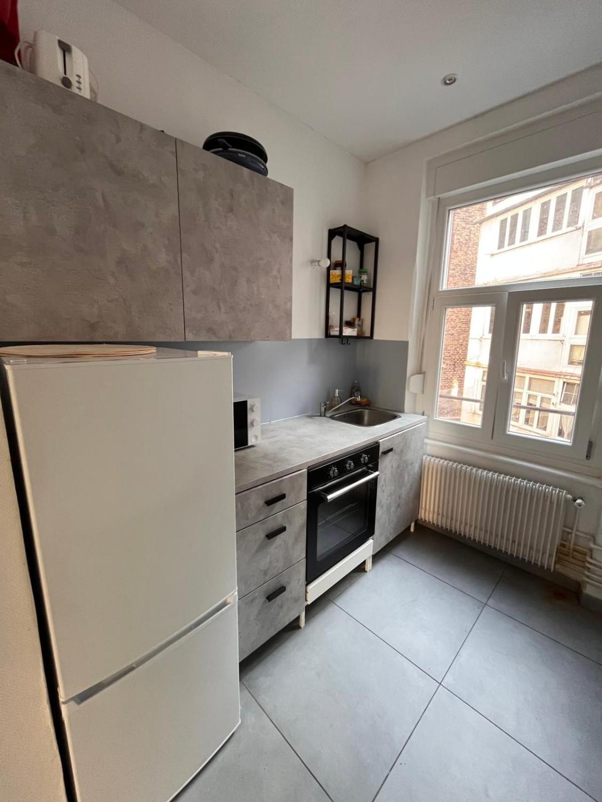 Soh Rent 3 Pieces Gare 3 - Tv - Wifi - Balcon